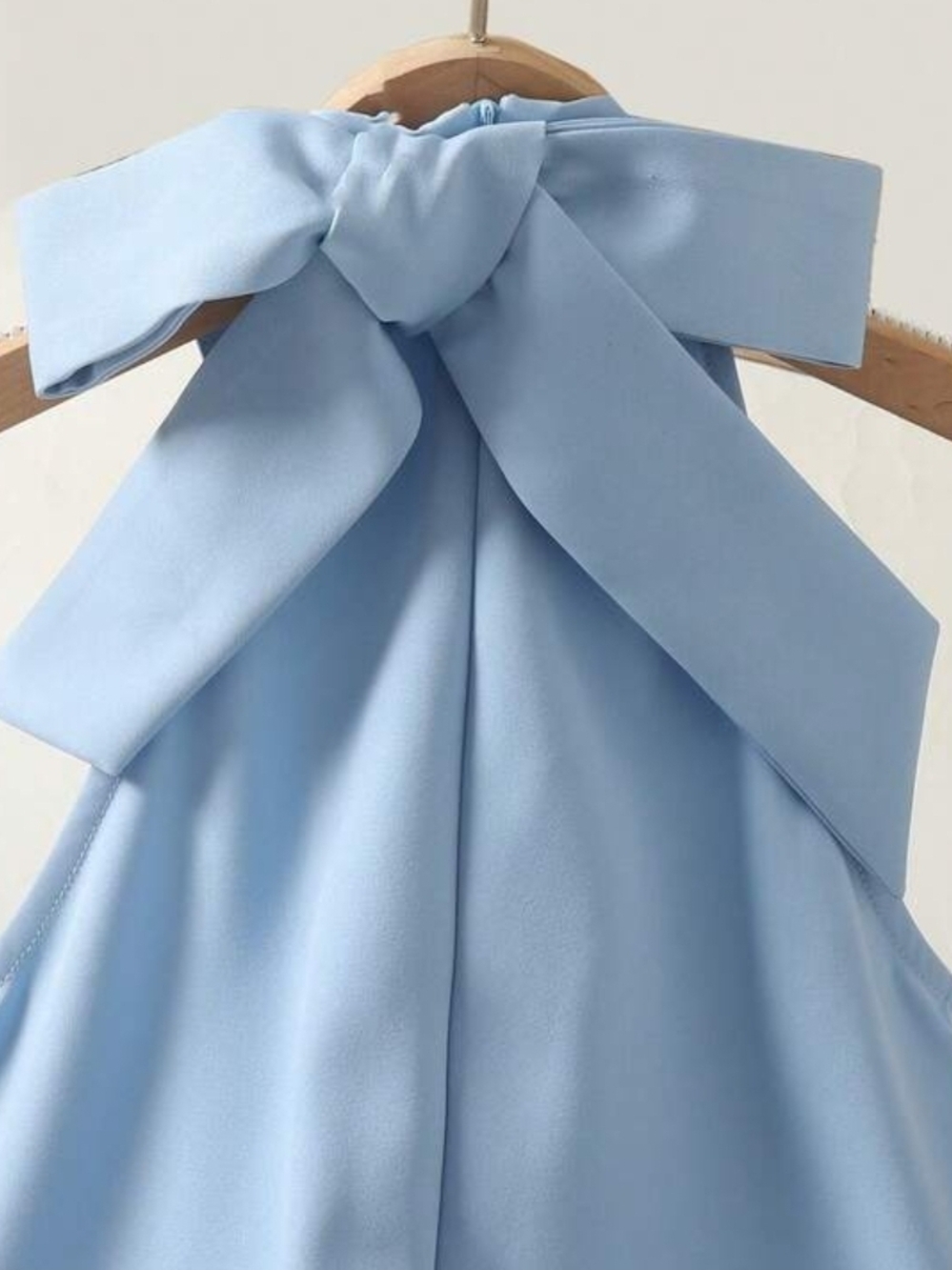 Pearl-Embellished Light Blue Halter Dress for Girls - Picture 5 of 7